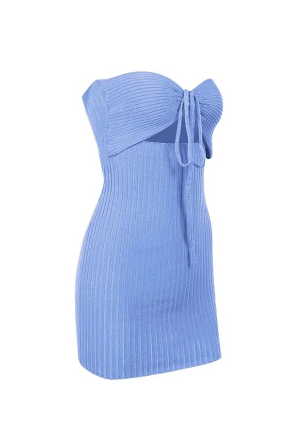 Elegant midi dress featuring a daring front cut-out, designed for sophisticated occasions. 3