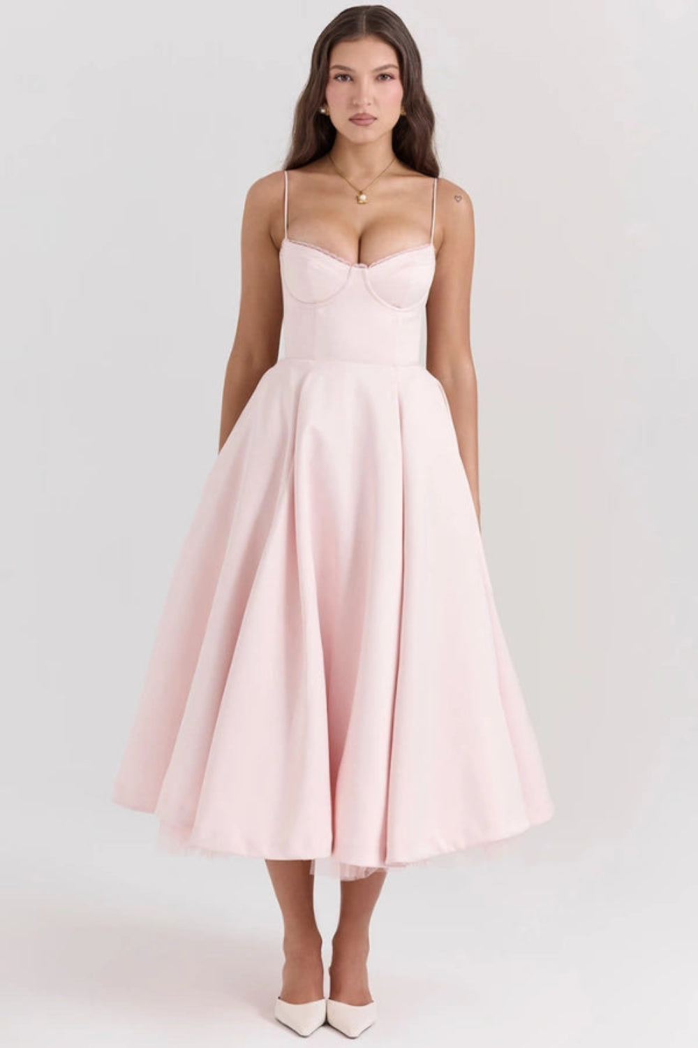 Elegant midi dress featuring a flowing tulle skirt, perfect for formal occasions. 0