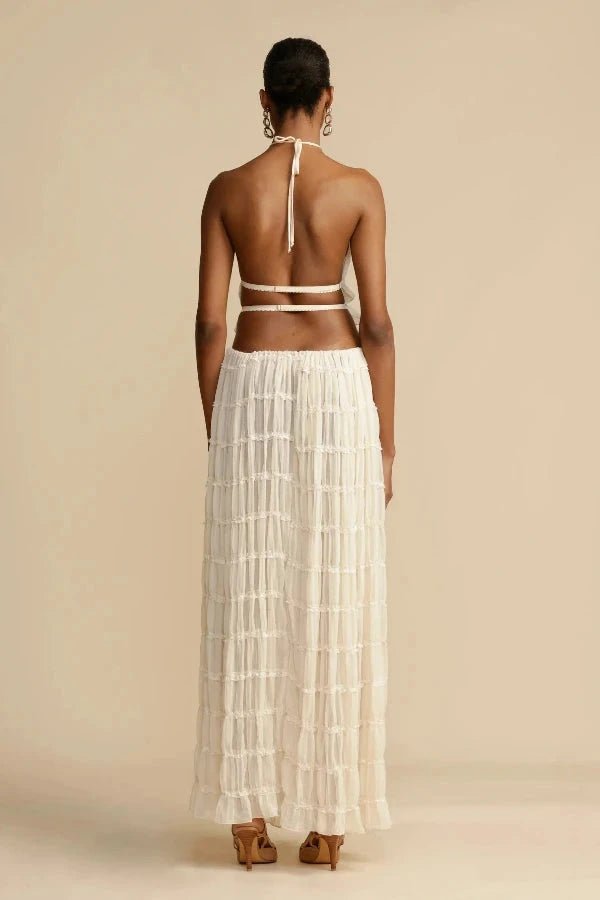 Elegant midi dress with a flattering silhouette, perfect for formal occasions. 4