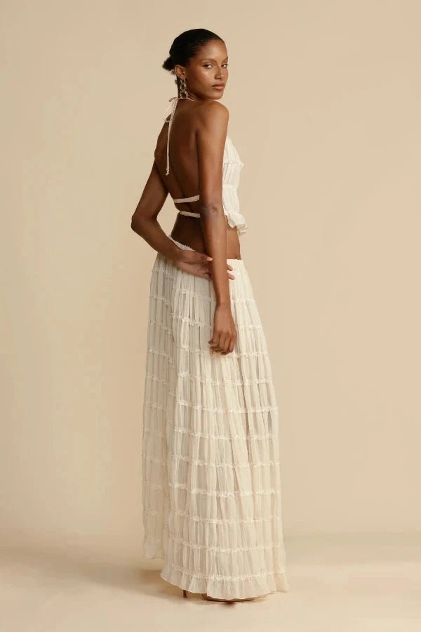 Elegant midi dress with a flattering silhouette, perfect for formal occasions. 6