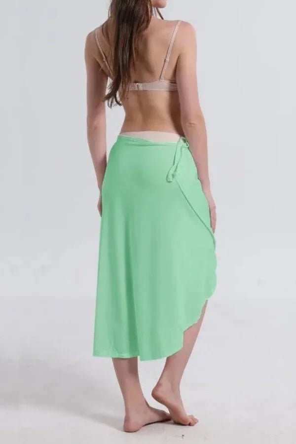 Elegant midi dress featuring a flattering silhouette, perfect for formal occasions. 8