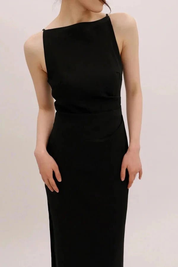 Elegant midi dress with a flowy silhouette, featuring a sleeveless straight neck design, perfect for formal occasions. 0