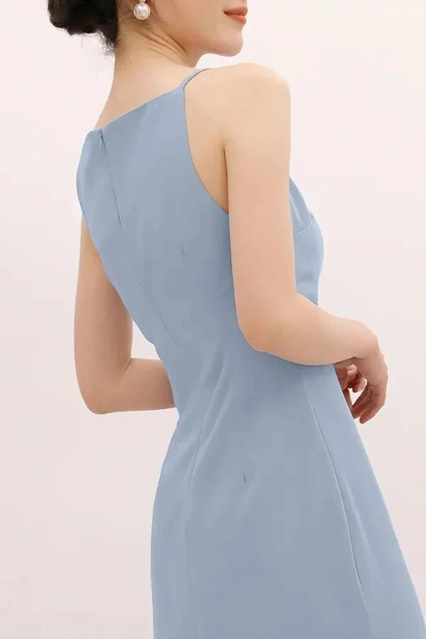 Elegant midi dress with a flowy silhouette, featuring a sleeveless straight neck design, perfect for formal occasions. 7
