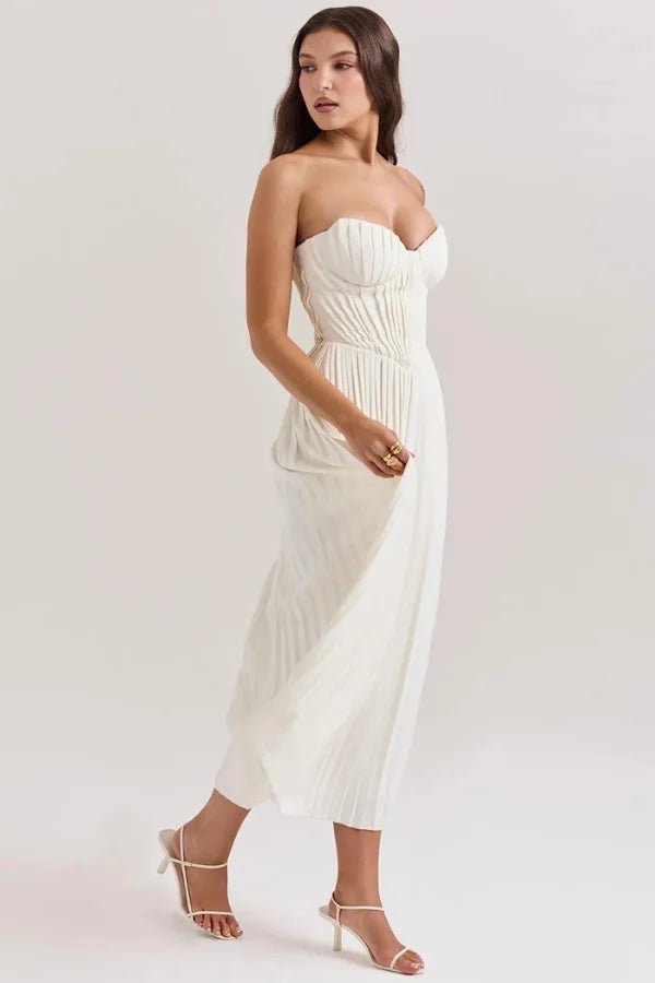 Elegant midi dress featuring a sweetheart neckline and a pleated skirt, perfect for formal occasions. 2