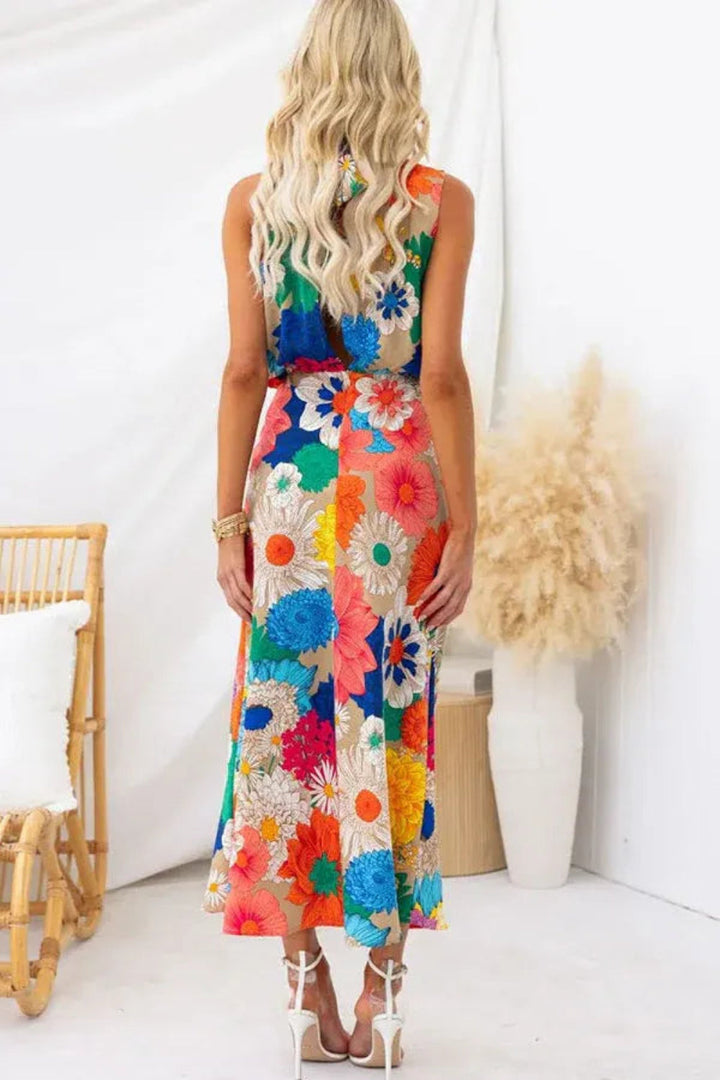 Halter maxi dress with an elegant A-line silhouette. 3