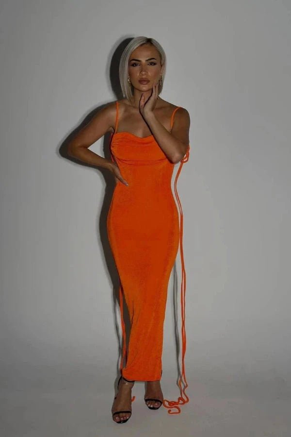 Backless maxi dress with an elegant silhouette, perfect for formal occasions. 9
