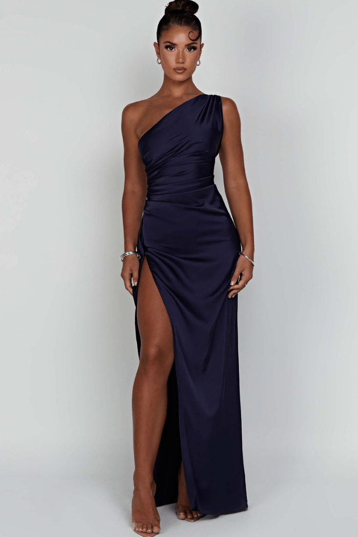One-shoulder maxi dress featuring a thigh-high split, perfect for formal occasions. 8
