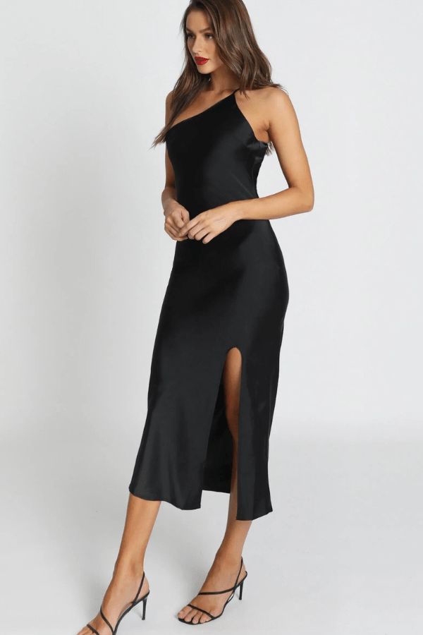 Maxi dress with an open back and thigh-high slit, perfect for formal occasions. 2